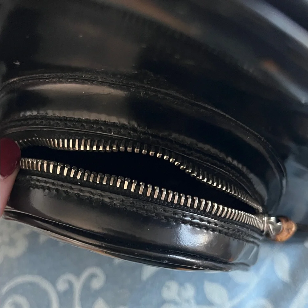 Gucci Shiny Black Backpack can be reversed the straps coin purse bambo zipper
